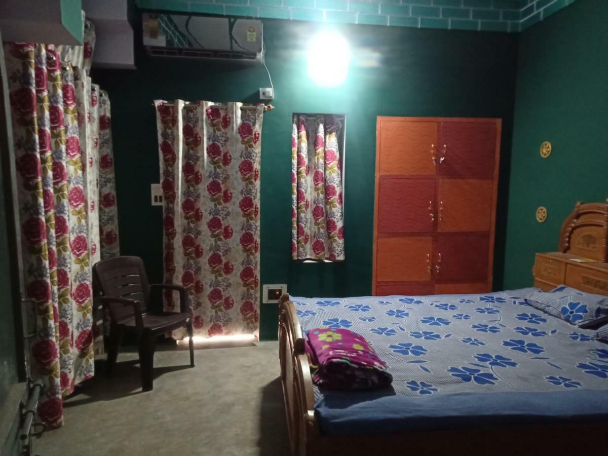 Hostel Relax Homestay Gaya Buitenkant foto